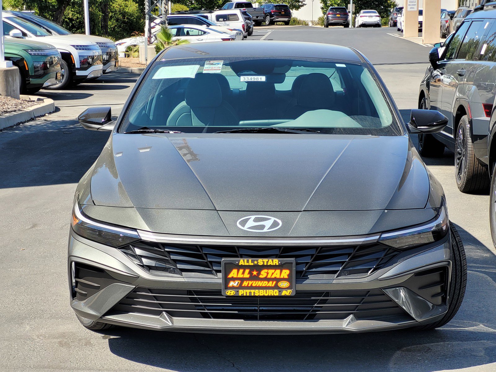 2025 Hyundai Elantra SEL Sport photo 2