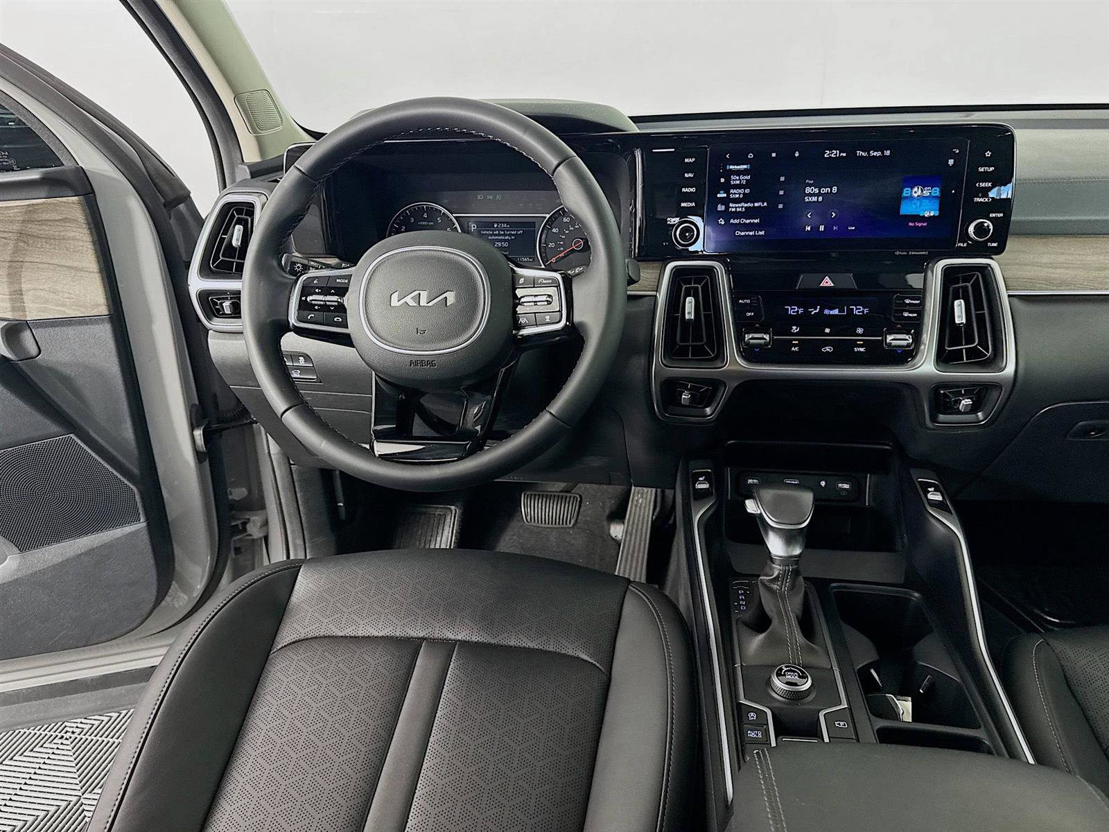 2023 Kia Sorento EX photo 18