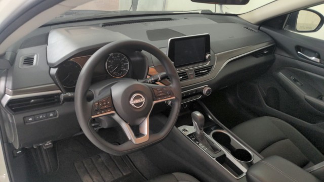 Used 2024 WHITE Nissan 2.5 SV image 14