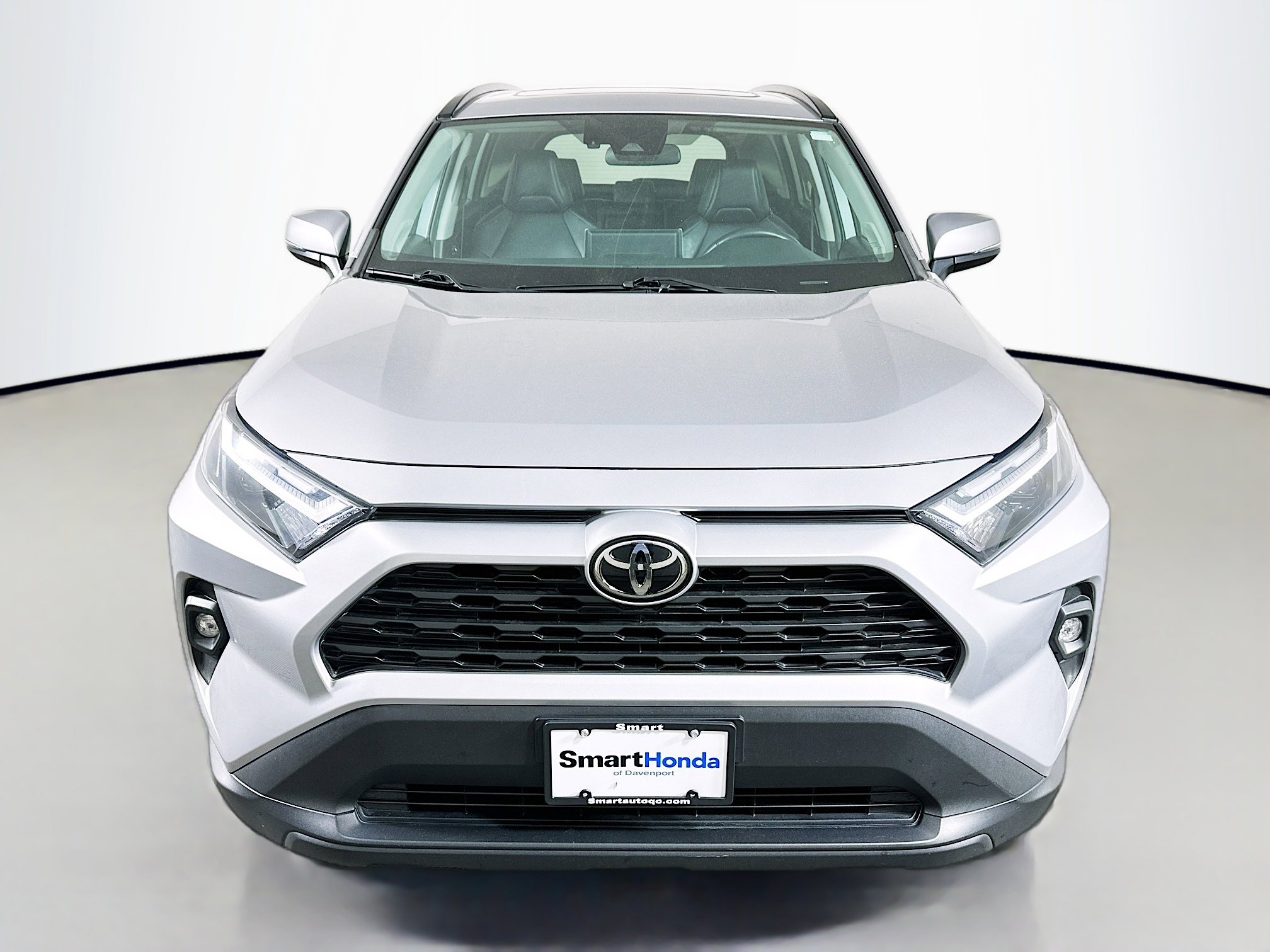 2022 Toyota RAV4 XLE Premium photo 2