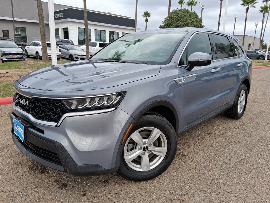 2022 Kia Sorento LX's photo