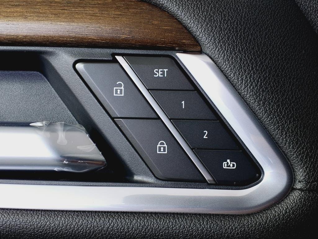 2025 Chevrolet Silverado 1500 High Country photo 10