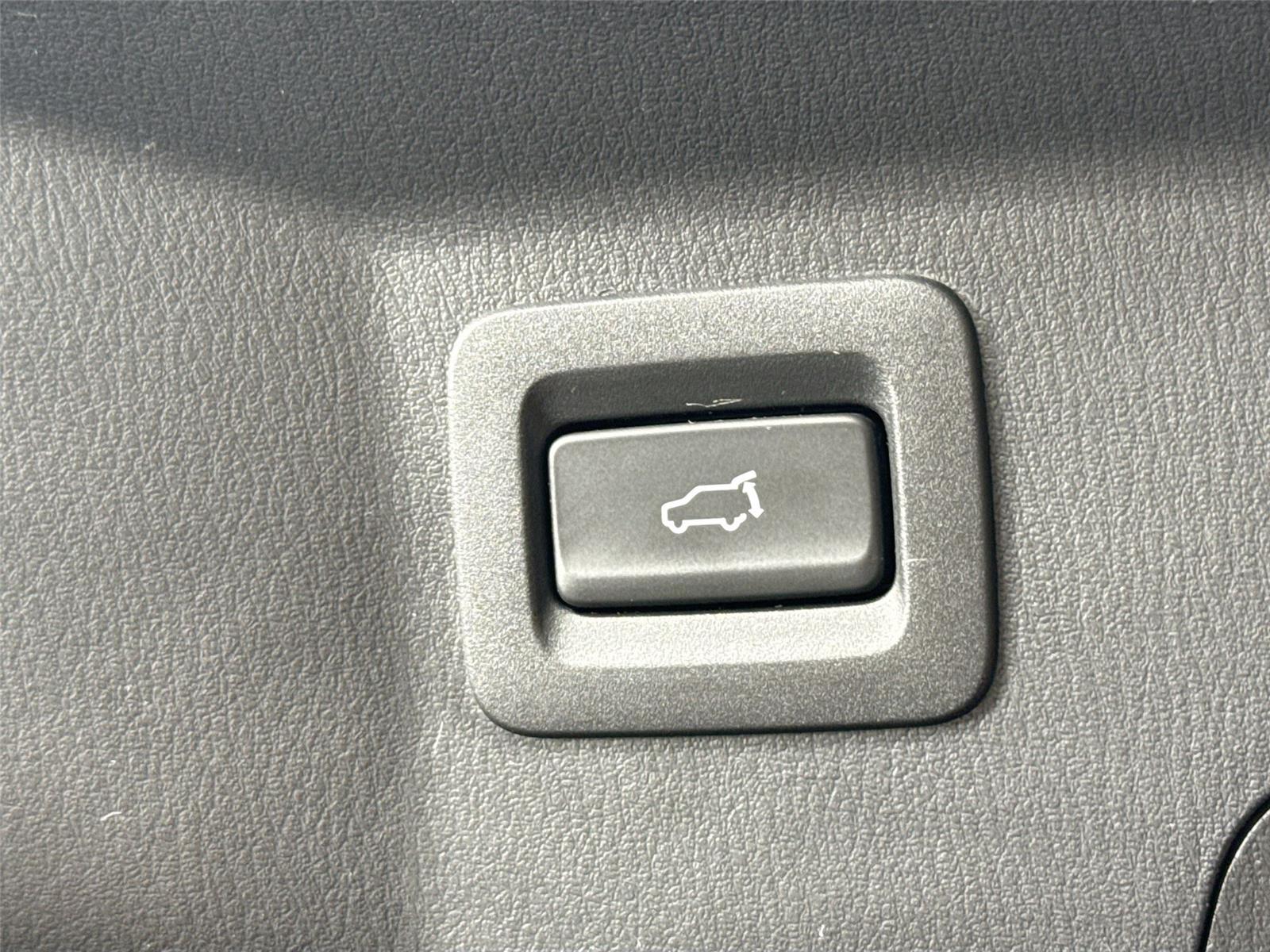 2022 Mazda CX-9 Touring photo 40