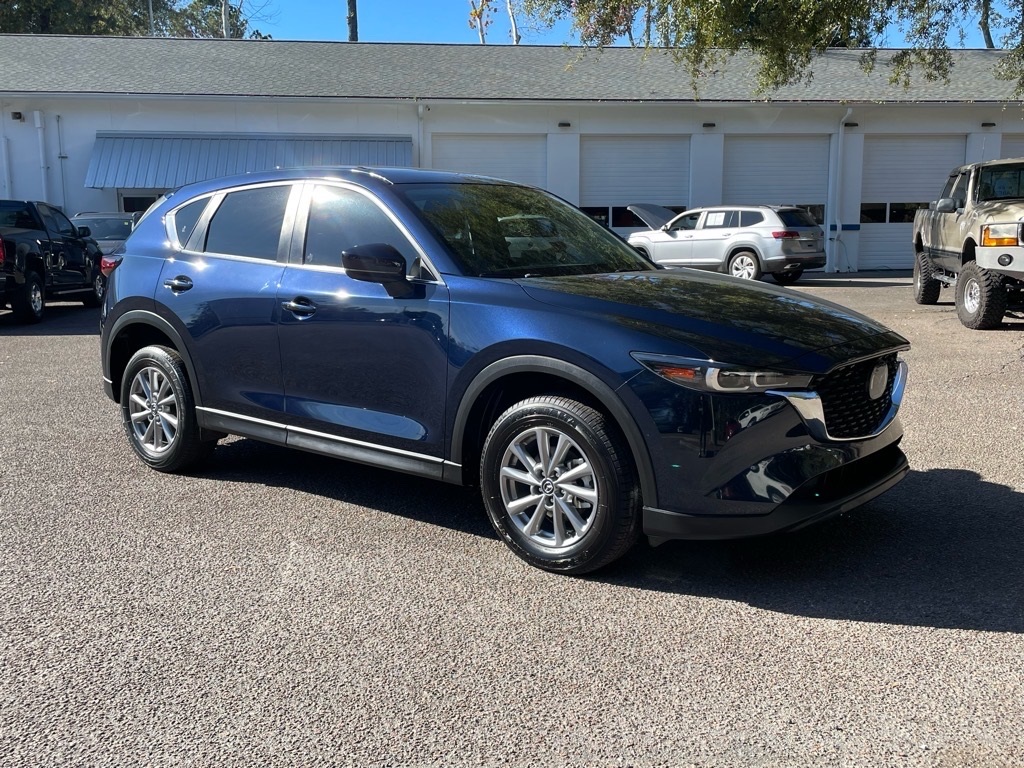 2022 Mazda CX-5 S Preferred package's photo