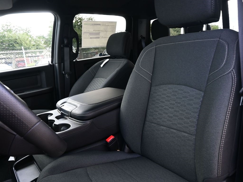 2026 Ram 3500 Tradesman photo 2