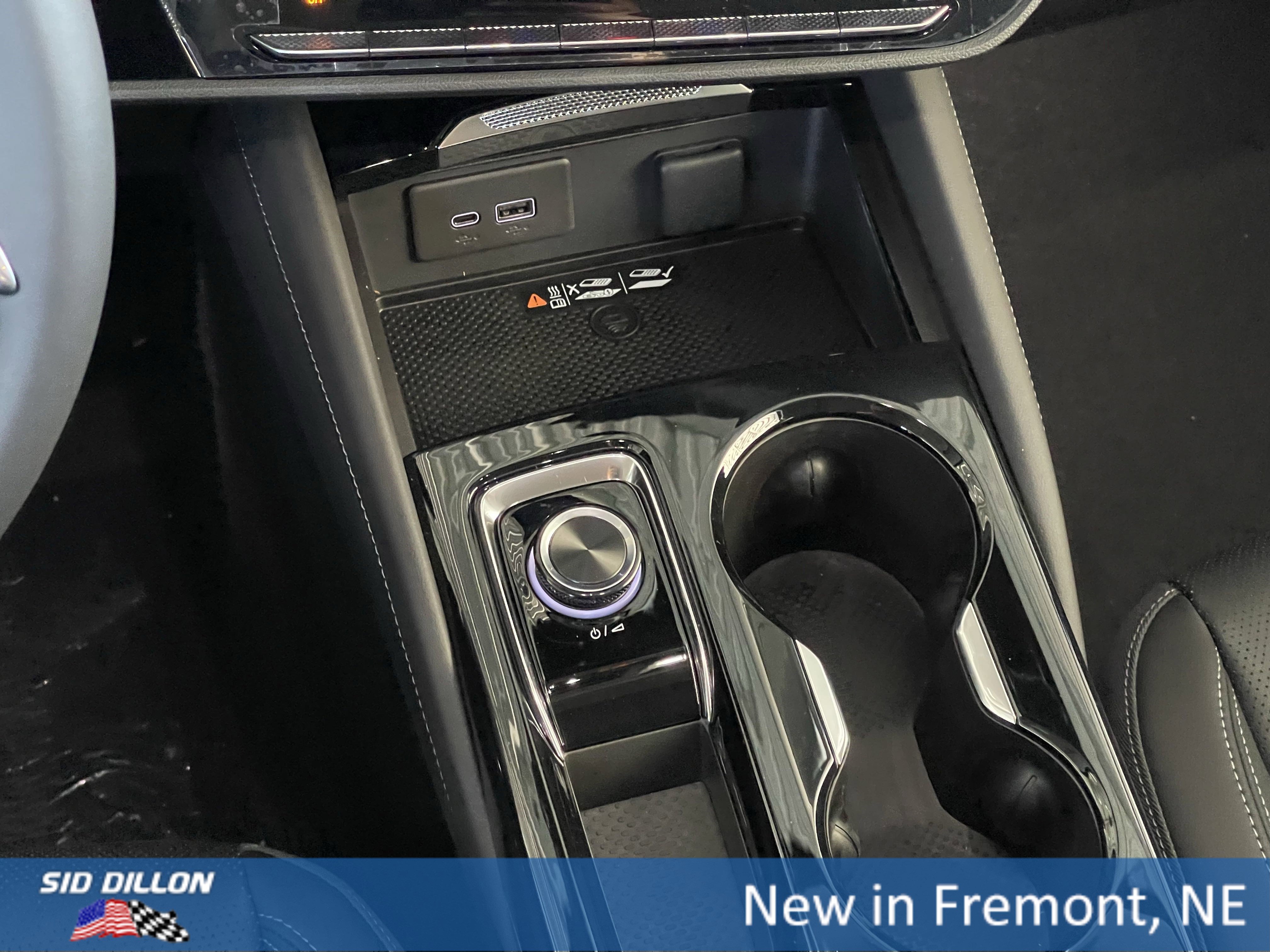 2025 Buick Envision Preferred photo 3