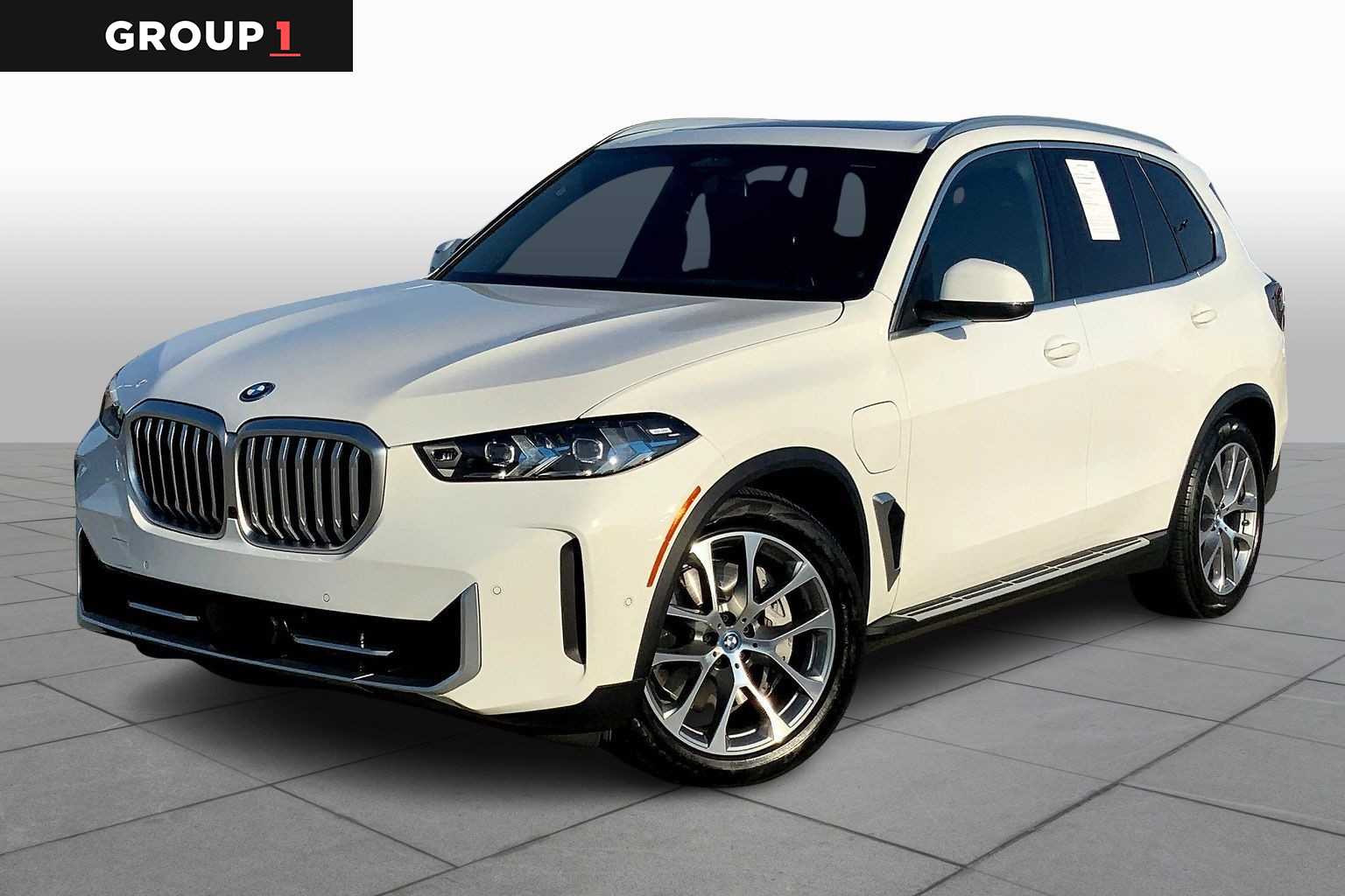2025 BMW X5 50e's photo