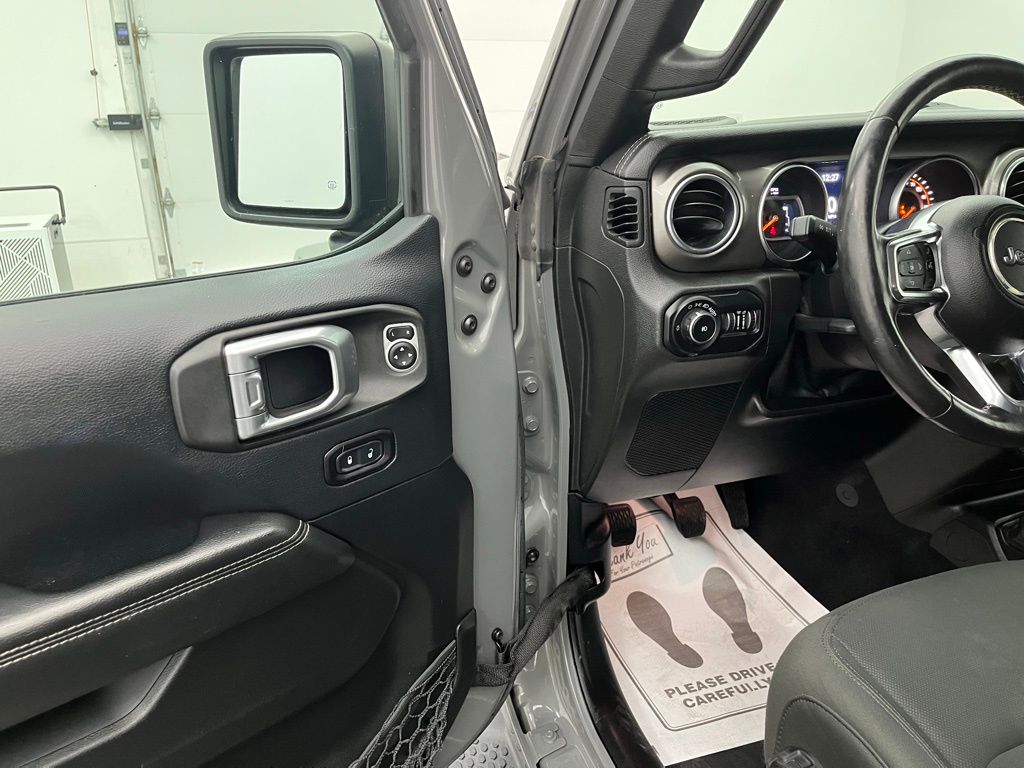 2018 Jeep Wrangler Unlimited Sahara photo 18