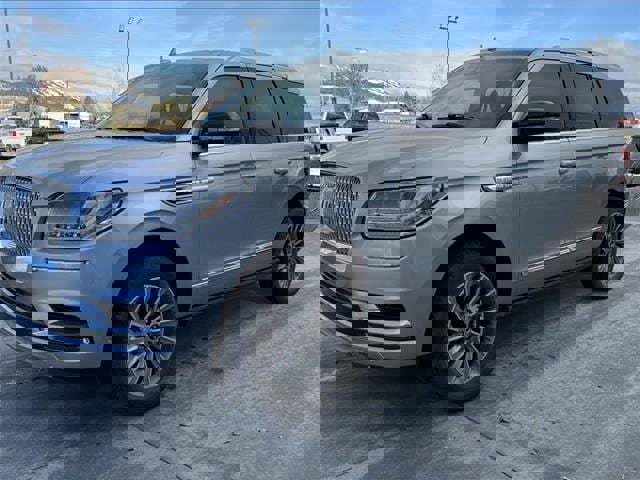 2020 Lincoln Navigator Standard photo 3