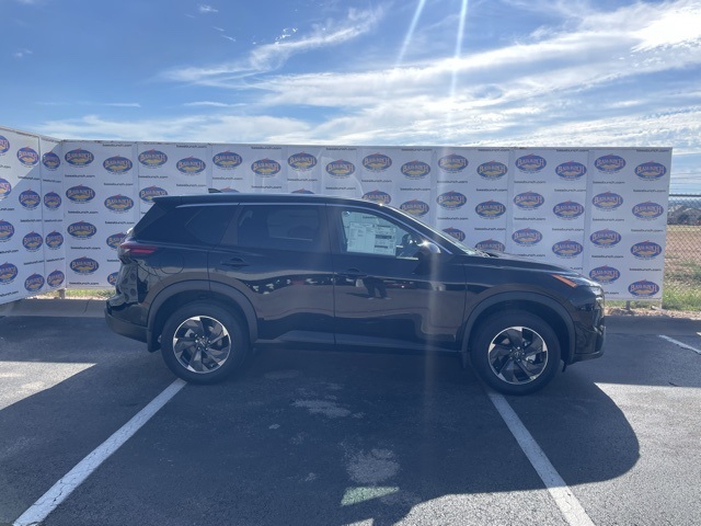 2026 Nissan Rogue SV's photo