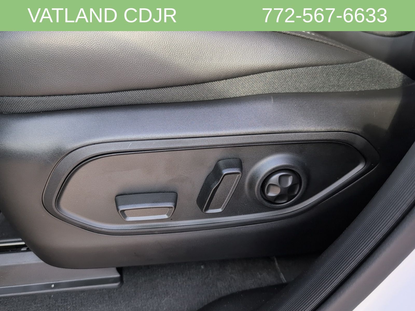2025 Jeep Grand Cherokee Laredo Altitude photo 29