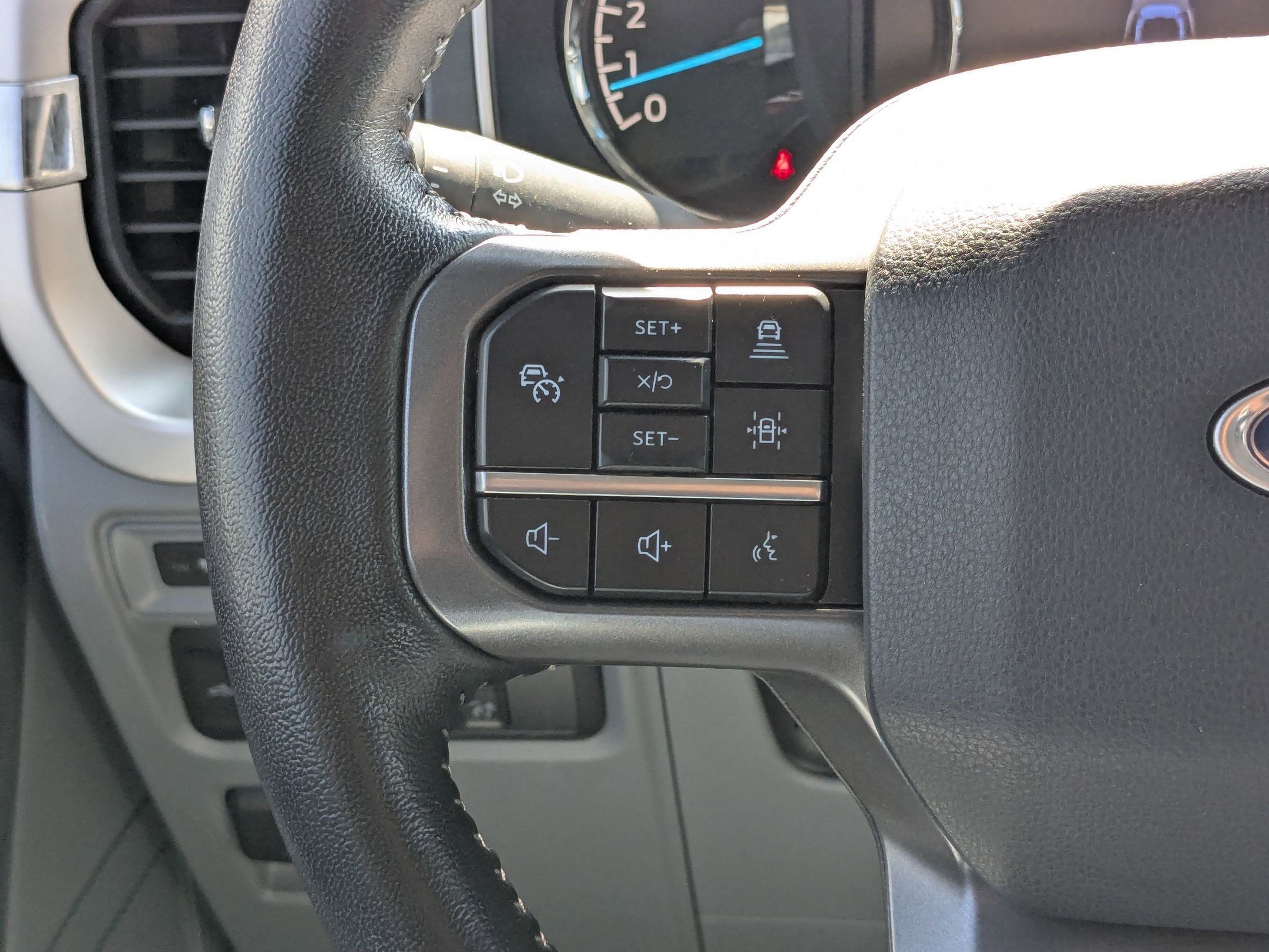 2021 Ford F-150 XLT photo 16