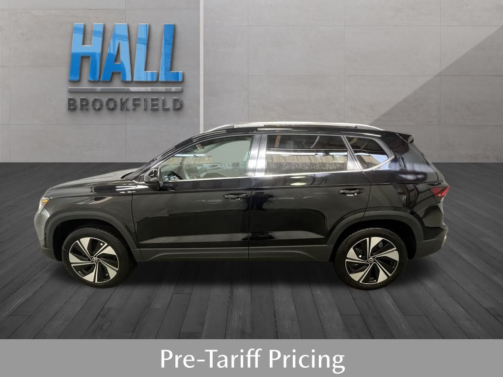 2025 Volkswagen Taos SE photo 2