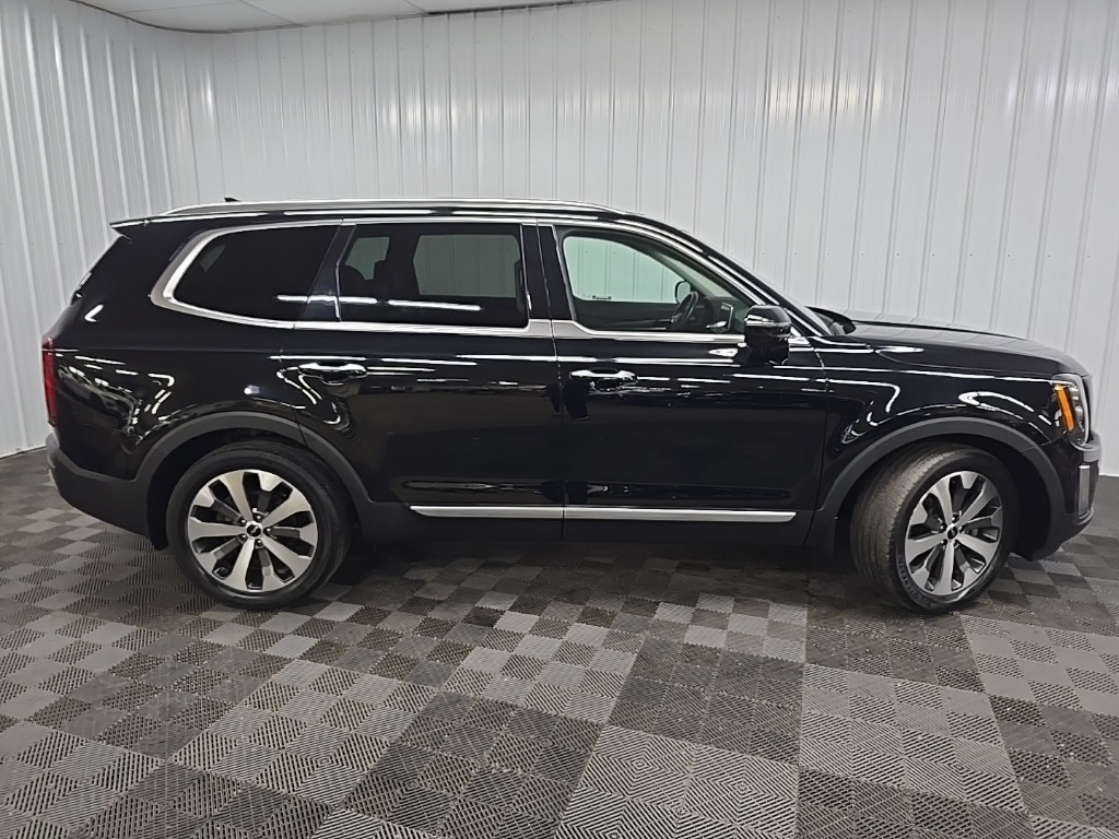 2022 Kia Telluride SX photo 2