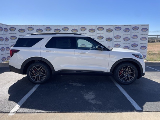 2026 Ford Explorer ST's photo