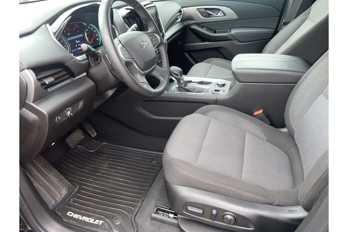 2024 Chevrolet Traverse Cloth photo 3