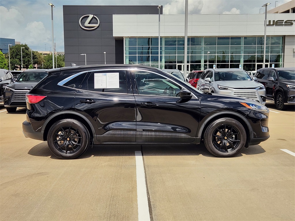 2022 Ford Escape SEL photo 4