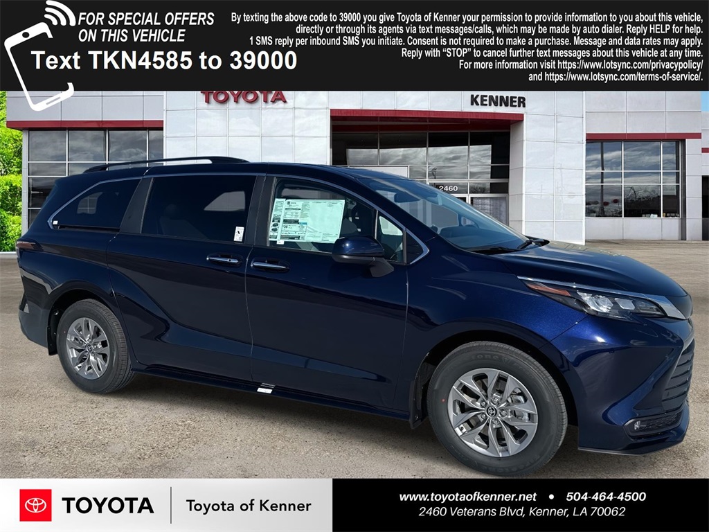 2026 Toyota Sienna XLE's photo