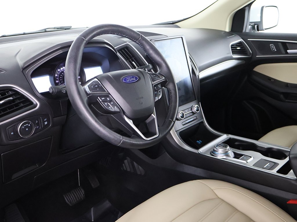 2022 Ford Edge SEL photo 24