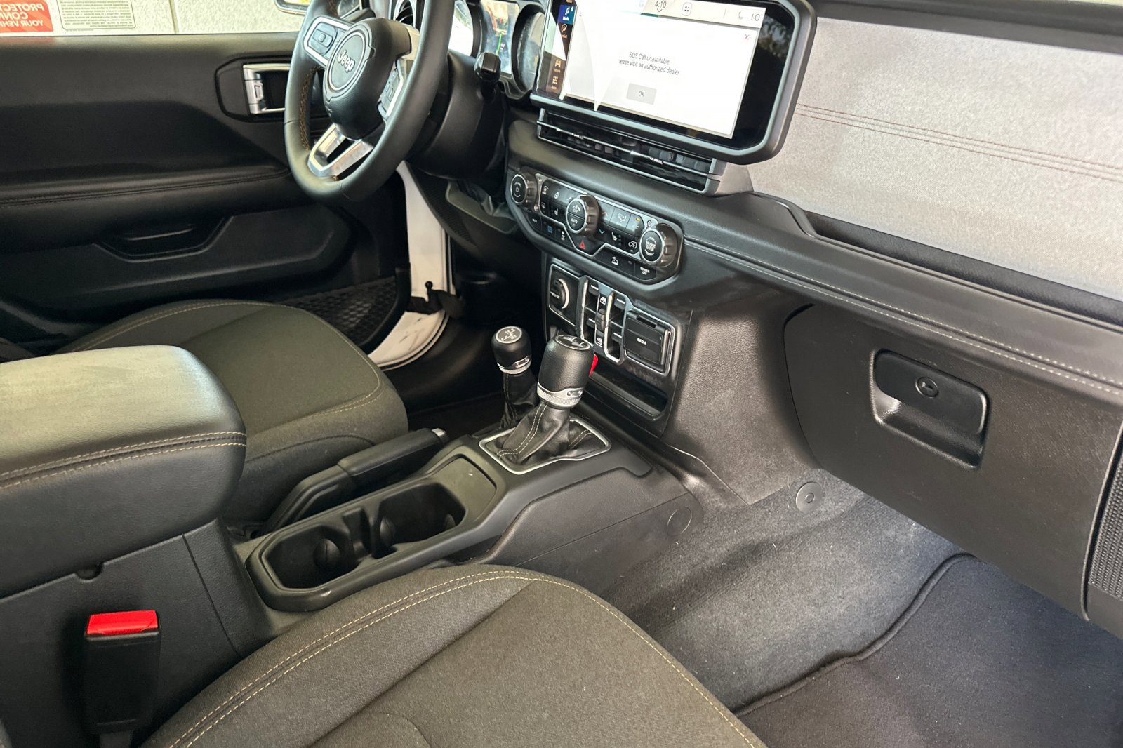 2024 Jeep Wrangler Sahara 4xe photo 16
