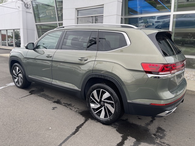 2025 Volkswagen Atlas SEL photo 11