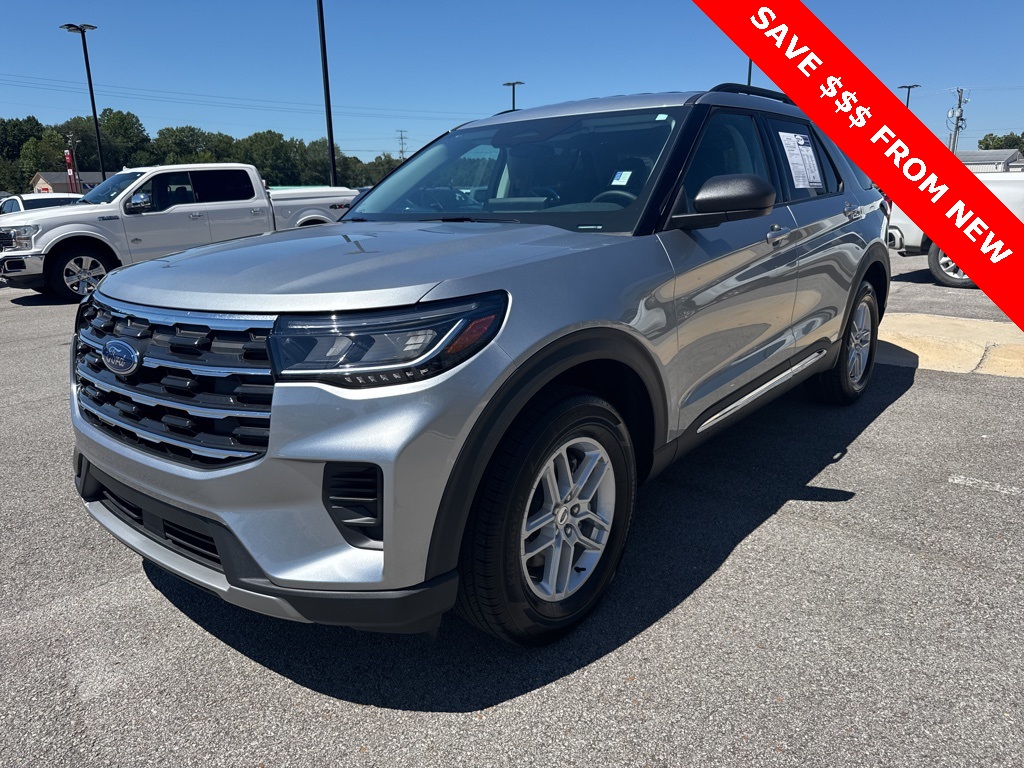 2025 Ford Explorer photo 3