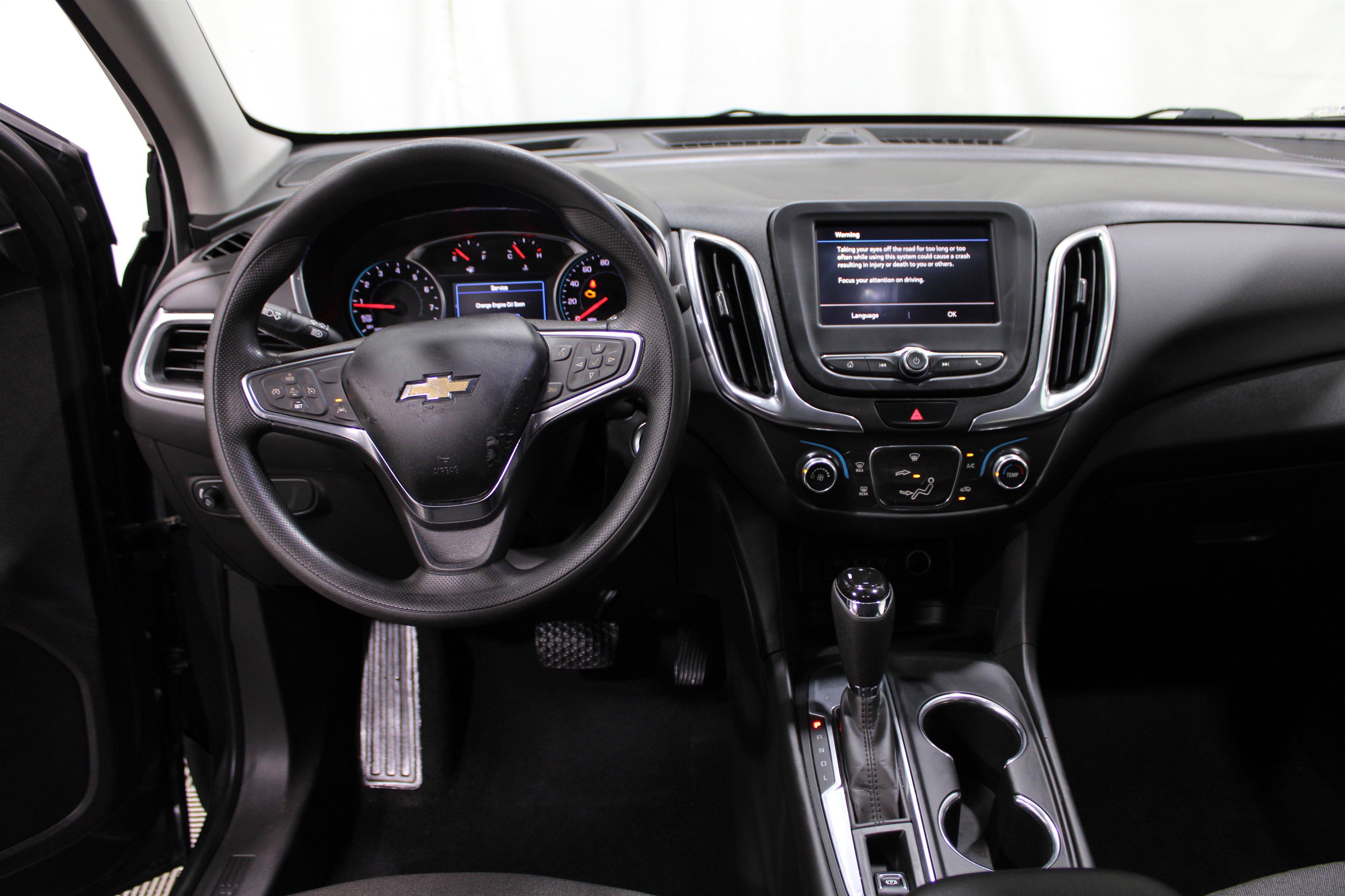 2021 Chevrolet Equinox LT photo 2