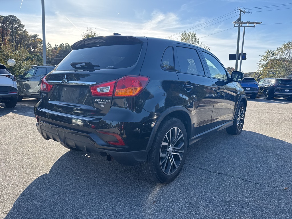 2018 Mitsubishi Outlander Sport SE photo 2