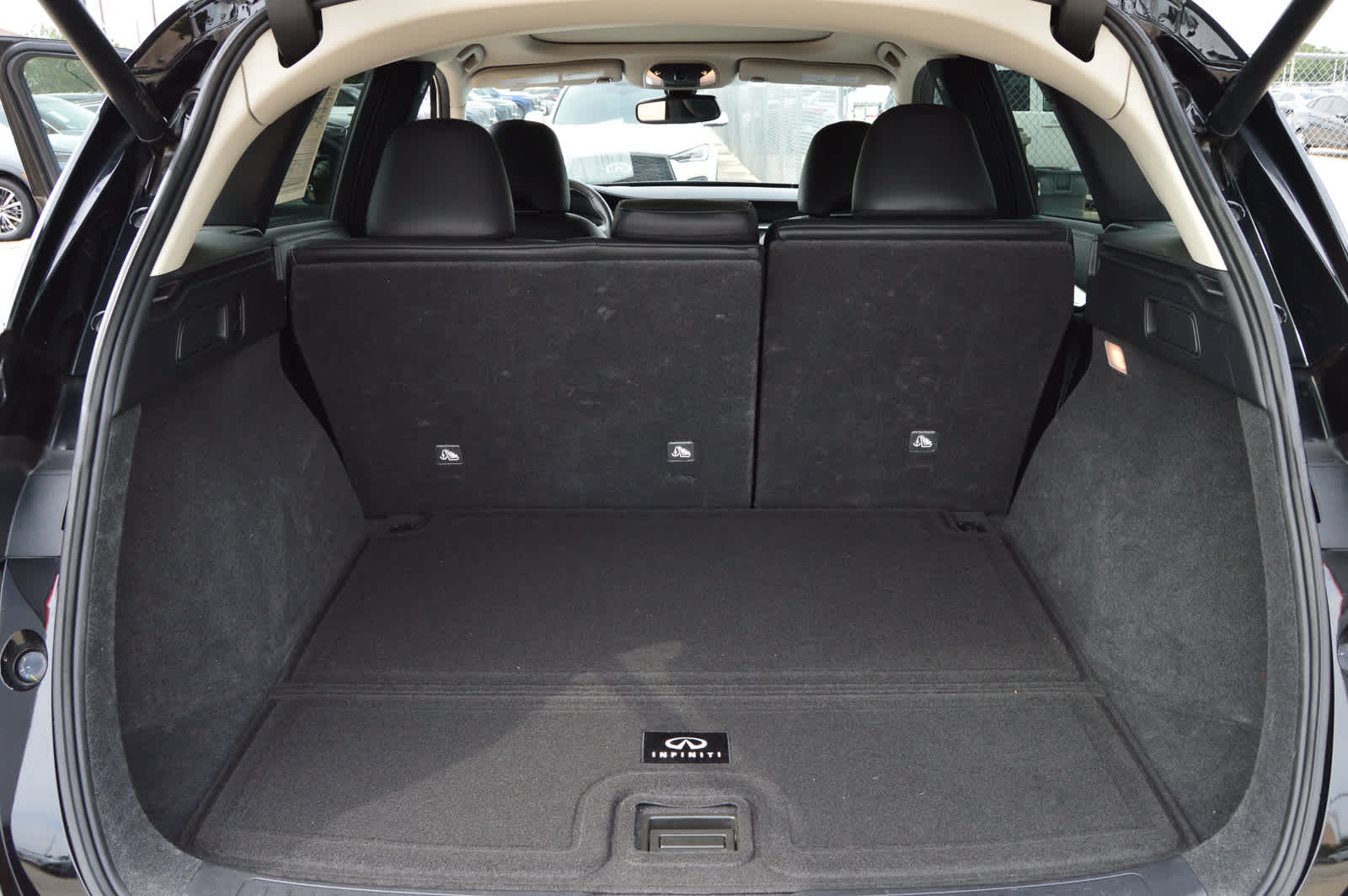 2022 Infiniti QX50 Essential photo 23