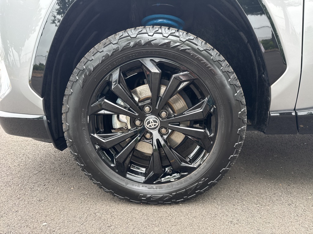 2022 Toyota RAV4 Hybrid XSE photo 7