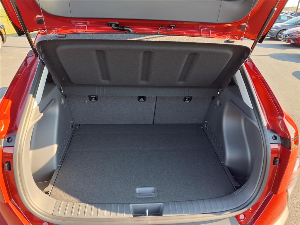 2026 Hyundai Kona SEL photo 9
