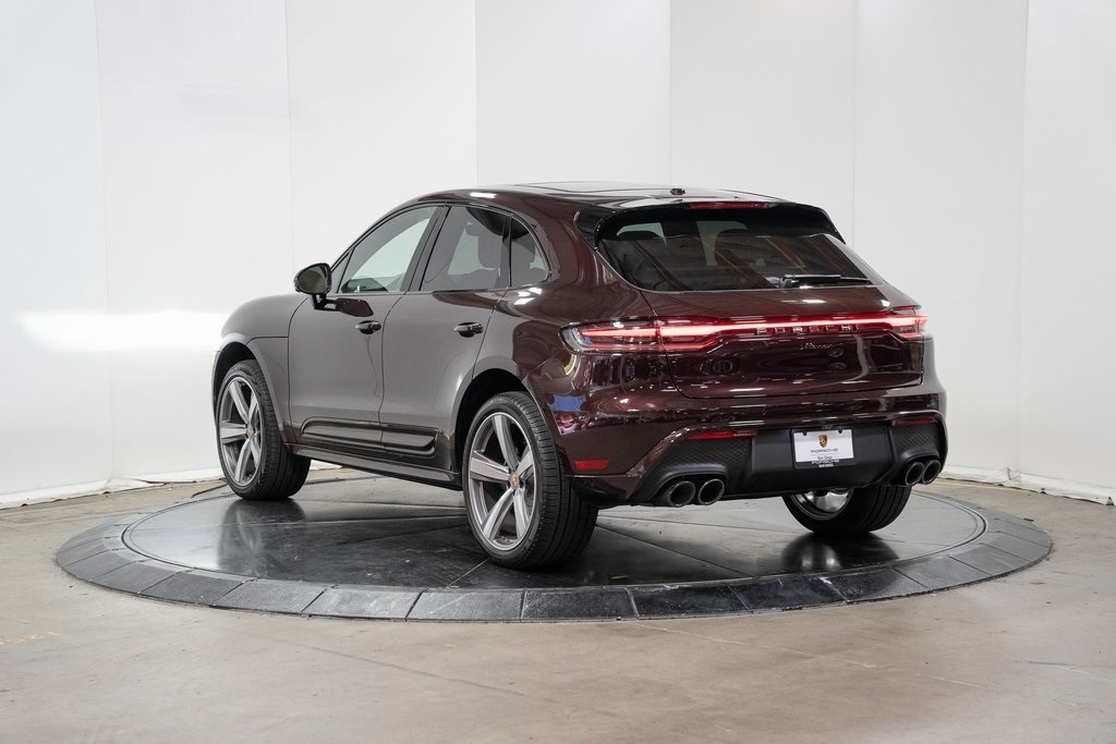 2024 Porsche Macan photo 3