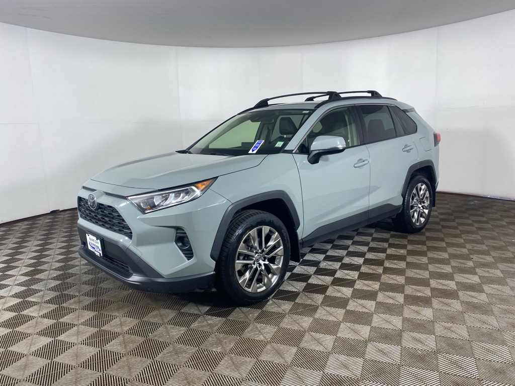 2020 Toyota RAV4 XLE Premium photo 4