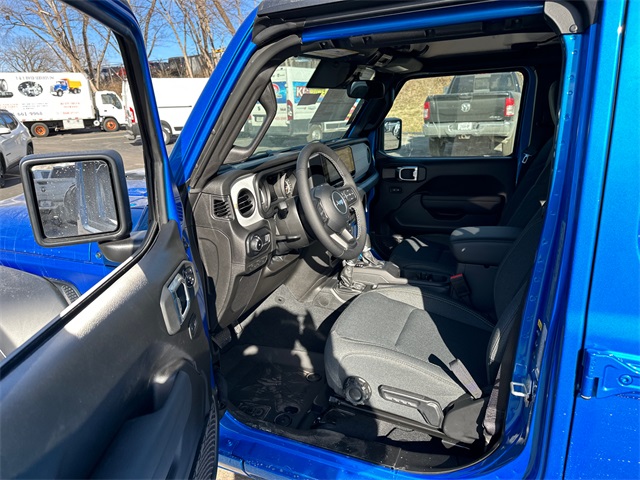 2025 Jeep Wrangler Sport S photo 32