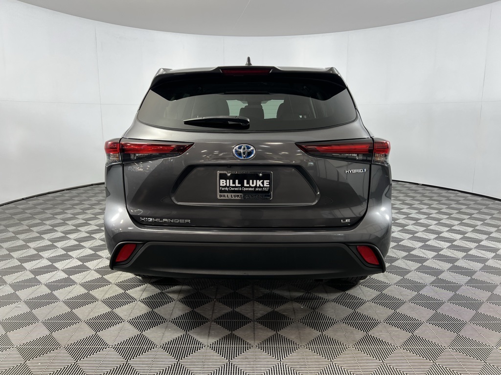 2024 Toyota Highlander Hybrid LE photo 2