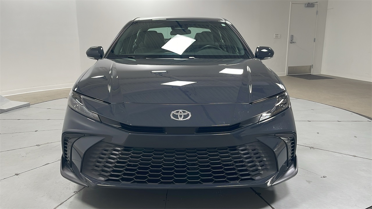 2025 Toyota Camry SE photo 2