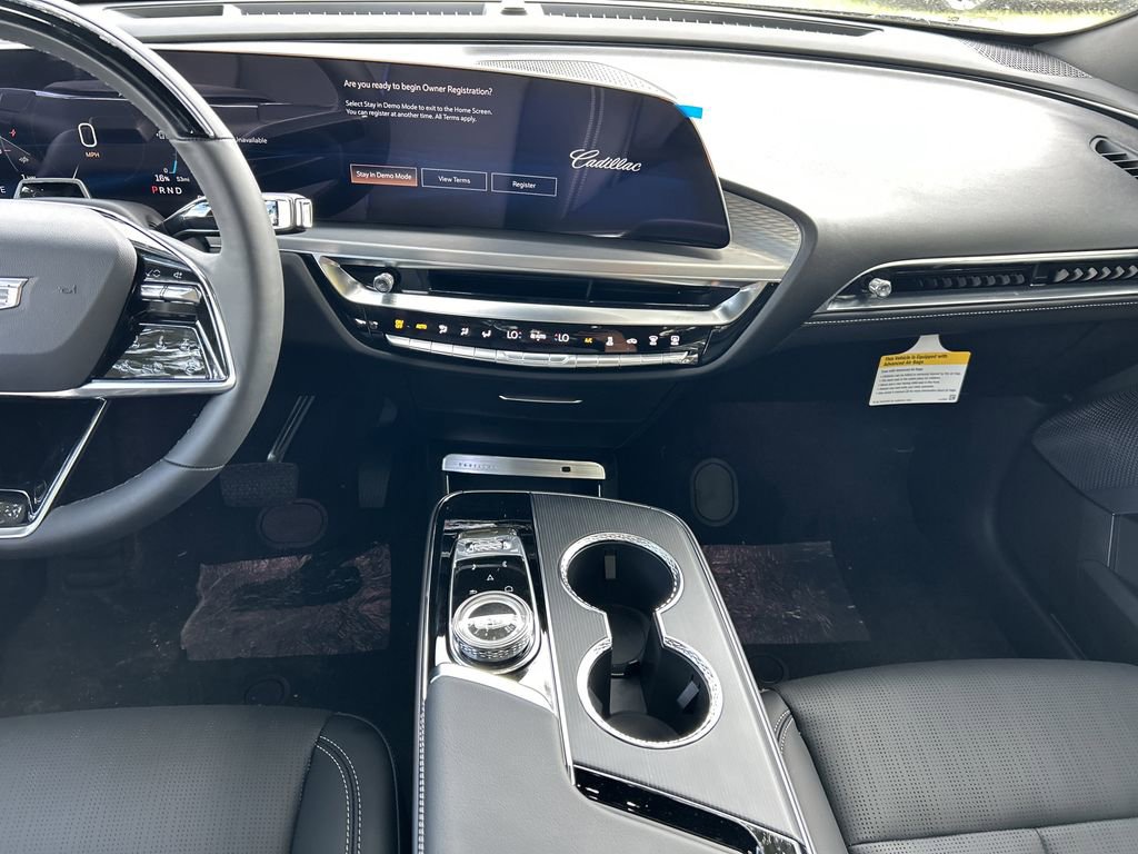 2026 Cadillac Lyriq Luxury photo 13