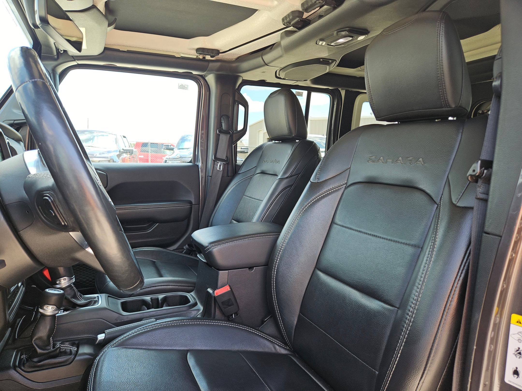 2018 Jeep Wrangler Unlimited Sahara photo 12