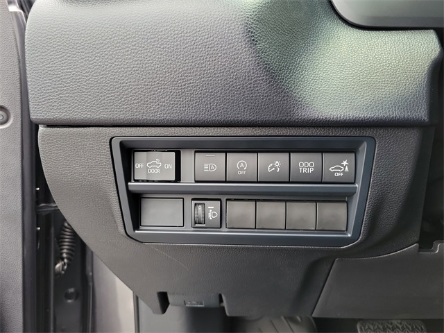2025 Toyota Tundra SR5 CrewMax photo 19
