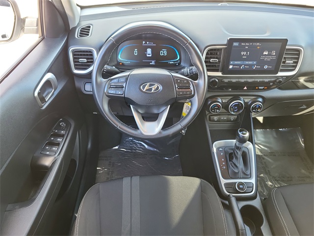 2023 Hyundai Venue SEL Limited photo 4