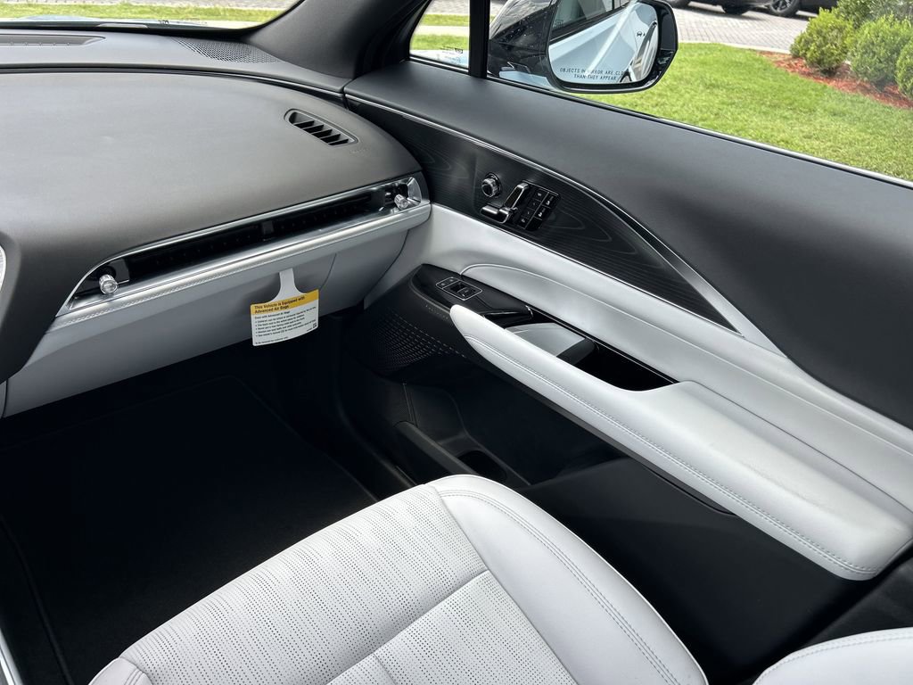 2025 Cadillac Lyriq Sport photo 16
