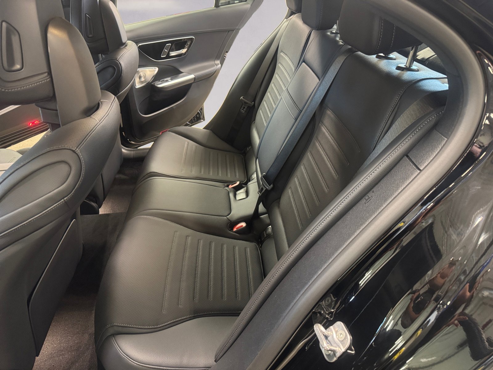 2025 Mercedes Benz C 300 4MATIC Sedan photo 12