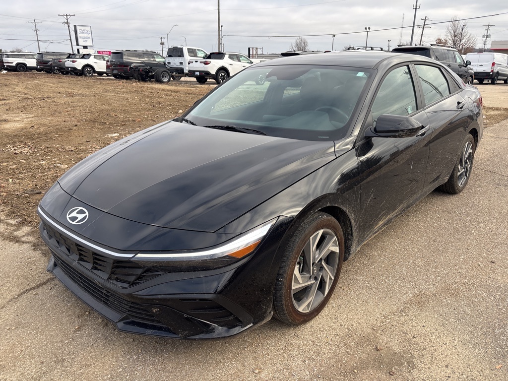 2025 Hyundai Elantra SEL's photo