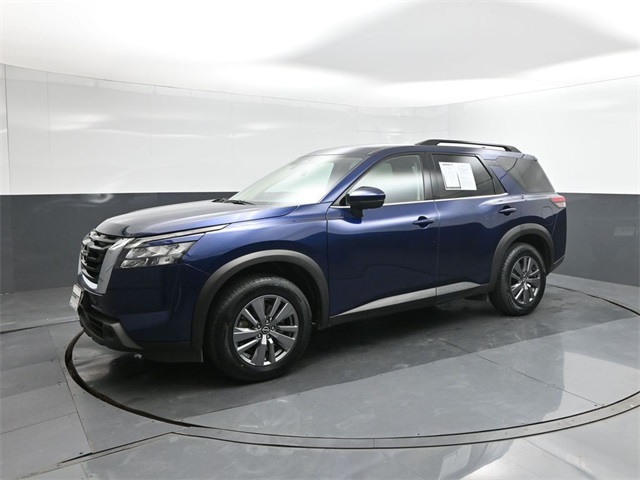 2025 Nissan Pathfinder SV's photo