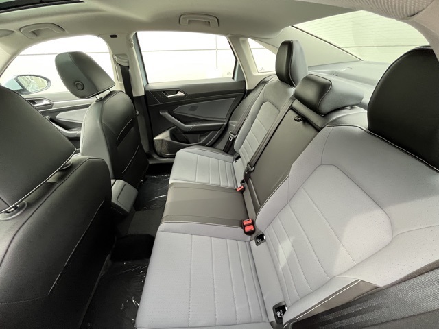 2026 Volkswagen Jetta SE photo 2