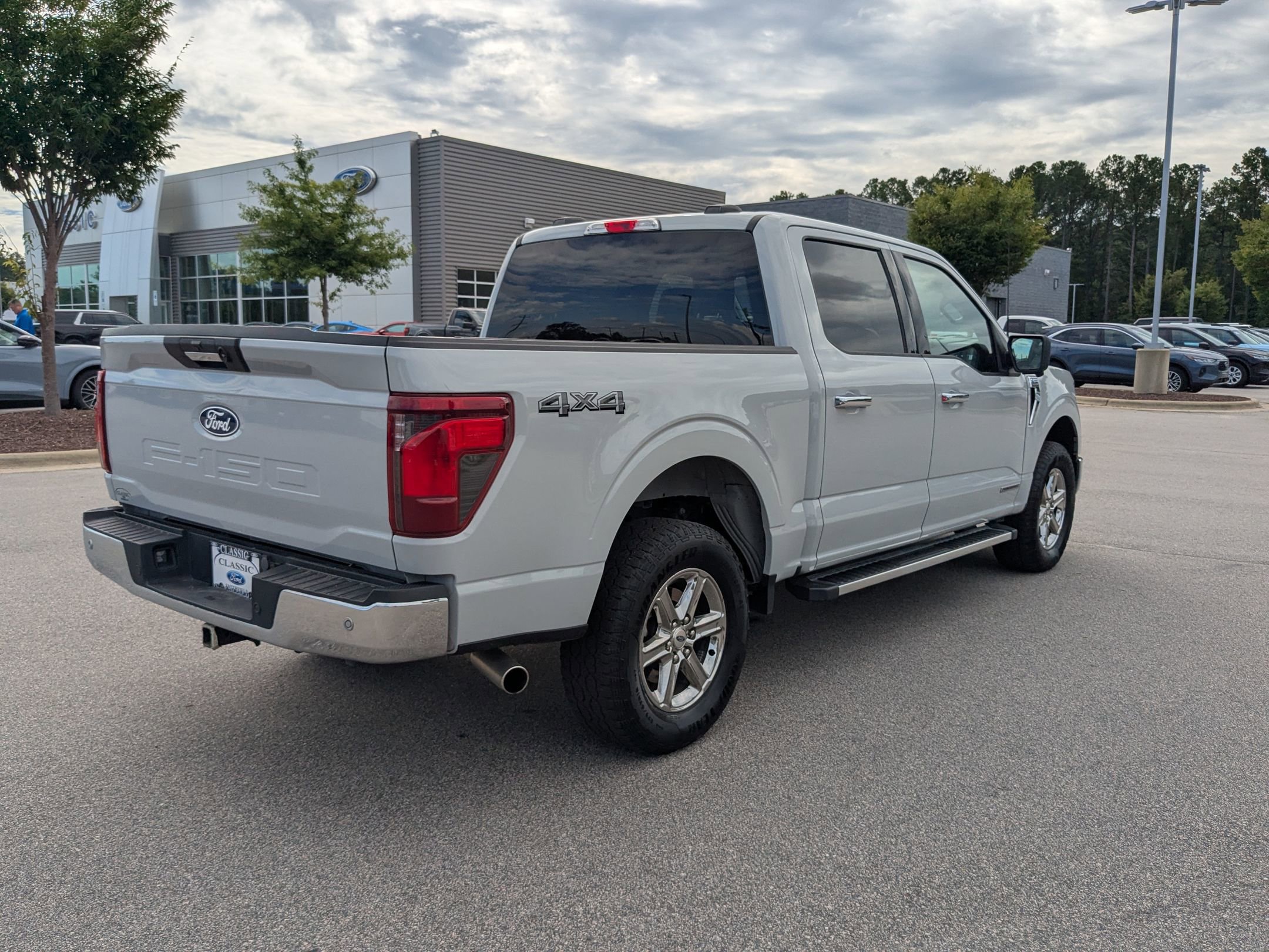 2024 Ford F-150 XLT photo 7