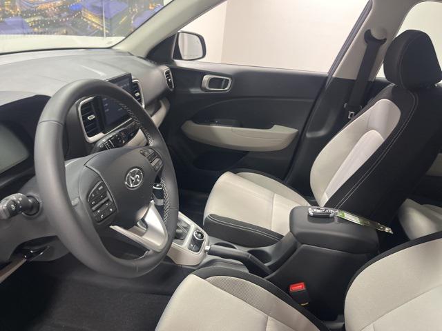 2026 Hyundai Venue SEL photo 10