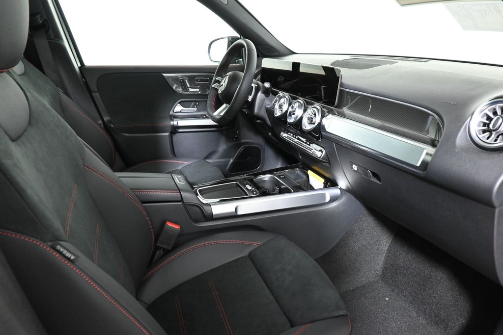 2025 Mercedes Benz GLB 250 4MATIC photo 18