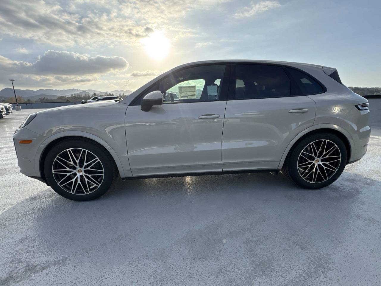 2025 Porsche Cayenne Base photo 2