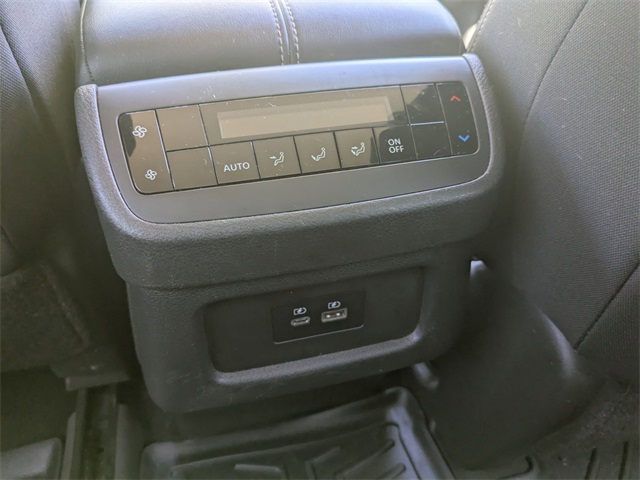 2022 Nissan Pathfinder SV photo 23
